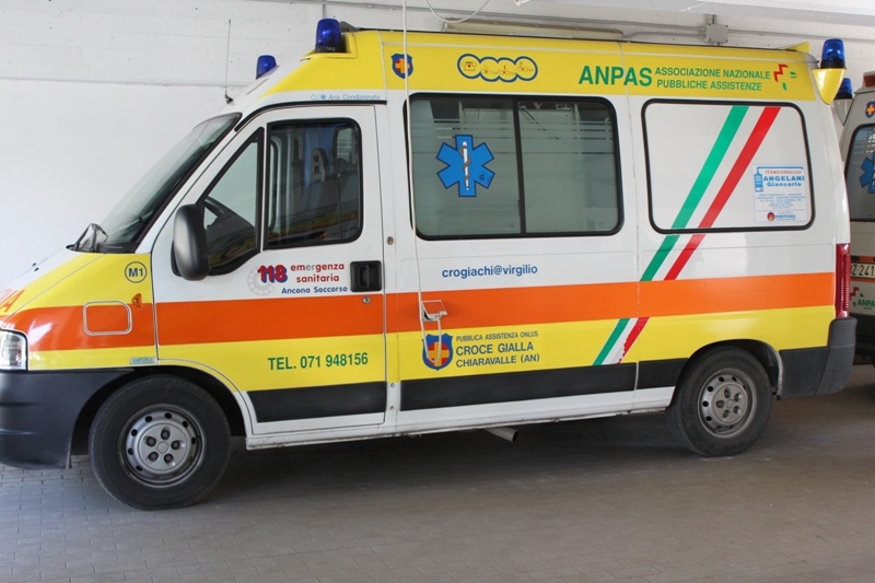 L'ambulanza per i secondari.