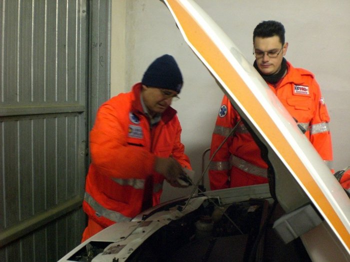 controllo settimanale dell'olio