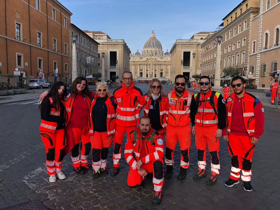 Foto del gruppo presente a Roma