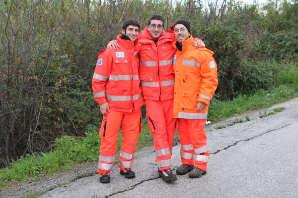 la squadra dei soccorsi sanitari